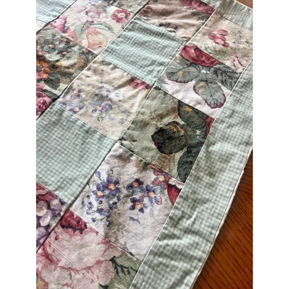 Quilt Quilting Finished Patchwork Green Gingham Roses Floral Table Center 24x24